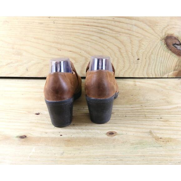 Born Concepts BOC Boots Womens 11 Brown Leather Bootie Ankle Shoes - Picture 3 of 8